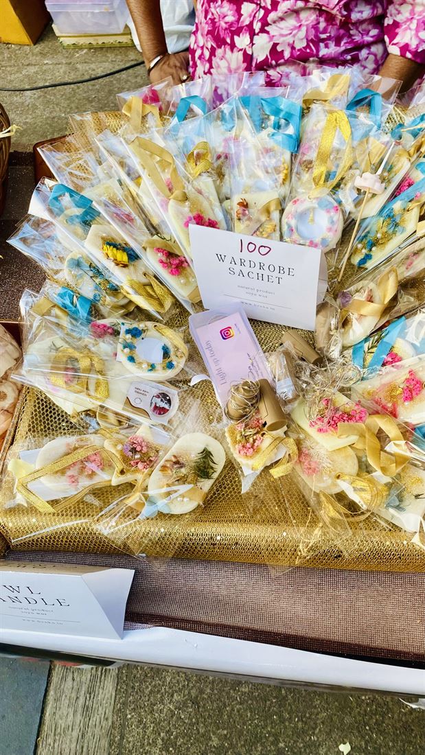 Wrapped party favour candles