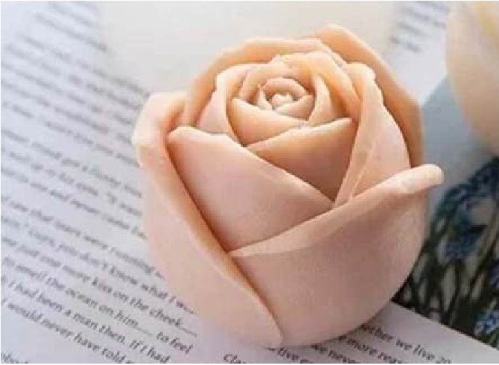 Blooming Rose Candle