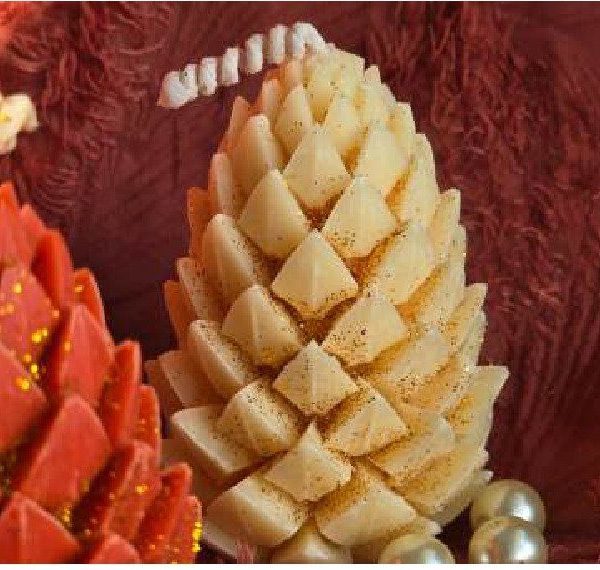 Pine Cone Candle